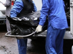 18-летняя волгодончанка разбилась насмерть при падении с 8-го этажа 