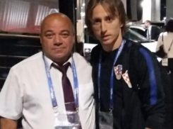 Водитель из Волгодонска сделал больше всех селфи с участниками чемпионата мира по футболу