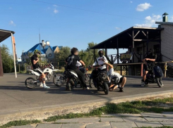 Сажать в тюрьму родителей: власти Ростовской области предложили жесткие меры борьбы со школьниками-питбайкерами