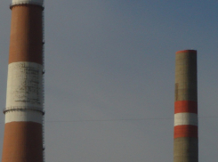 Огромную трубу ТЭЦ-2 в Волгодонске продолжают разбивать на мелкие кусочки 