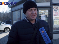 «Устроился на новую работу, купил машину»: как прошел 2022 год для случайных прохожих в Волгодонске