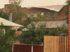 Штормовой ветер сорвал крышу с отдела полиции в Зимовниках 