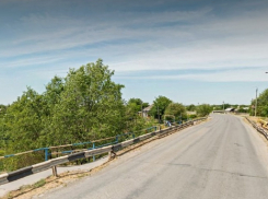 Два моста обследуют инженеры в Цимлянском районе