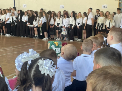 Звонок надежды на пятерки: в школах Волгодонска прозвенел первый звонок нового учебного года