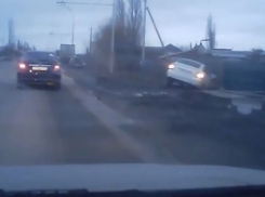 «Приора» слетела в кювет после ДТП в Волгодонске 