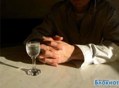 В Волгодонске директор закусочной продавала опасную для жизни паленую водку