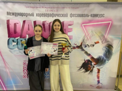 Звание лауреата первой степени  и премию «Ника» на международном фестивале завоевали юные волгодончанки из НАСХ «Вернисаж»  