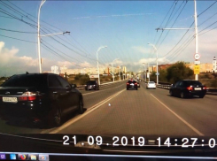 5 тысяч рублей заплатит водитель «Тойоты Камри» за выезд на «встречку» на путепроводе
