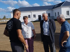 В хуторе Антонов строится спортивная площадка с всесезонным оборудованием