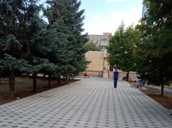 На В-7 завершилась реконструкция «плиточного» сквера