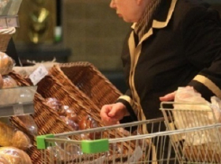 В Волгодонске 57-летняя женщина украла из гипермаркета продукты