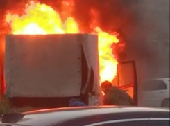 Загруженная соснами «Газель» сгорела дотла в Волгодонске