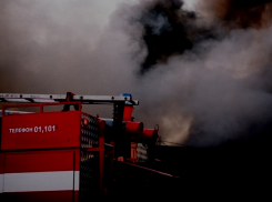 Ночью на трассе Волгодонск-Цимлянск загорелся автомобиль «Мицубиси»