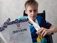 Дима Усенко стал четырехкратным победителем Всероссийских соревнований по плаванию среди спортсменов с ПОДА