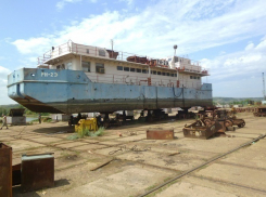 Плавучий водозабор готовят к отплытию в Волгодонск