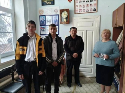 Команда школьников помогла полиции найти пропавшую девочку в Семикаракорском районе 