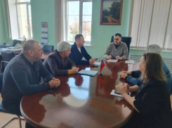 «Бесперебойность общественного транспорта – под пристальным вниманием властей»: в Волгодонске обсудили с перевозчиками вопросы соблюдения графиков движения