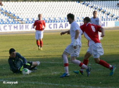  Футболисты «Маяка» учинили соперникам второй сухой разгром подряд
