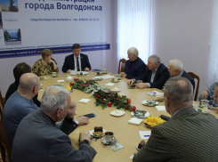 Кто город строил, тот и советует: ветераны муниципальной службы будут участвовать в работе депутатов Волгодонской Думы