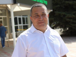 Владеет «Нивой» и зарабатывает 240 тысяч рублей в месяц депутат Волгодонской Думы Александр Севостьянов