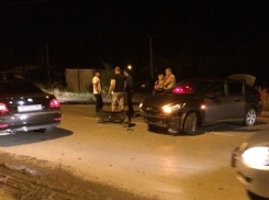 В Волгодонске в районе ТРЦ произошло ДТП с участием «Соляриса» и «Форда» 