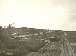 Волгодонск прежде и теперь: железная дорога с путепровода 35 лет назад