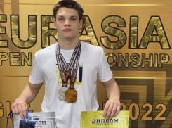 Две медали с чемпионата Евразии по джиу-джитсу увез с собой спортсмен из Волгодонска