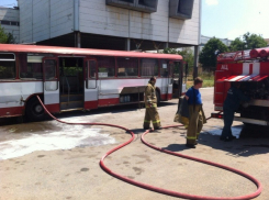 В Волгодонске по дороге на стоянку загорелся 22-й автобус