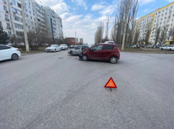 Волгодончанку доставили в больницу после ДТП на улице Энтузиастов