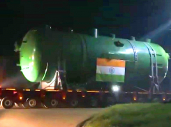 Поздно вечером через Волгодонск проехала колонна с атомными парогенераторами под флагами Индии