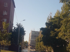 Улицу Ленина затопило водой, - волгодонец 