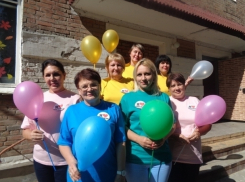 Библиотекари Волгодонска вышли на улицы города с баннерами и воздушными шарами