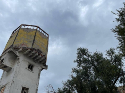 Стала известна стоимость приватизации старой водонапорной башни на Морской, власти скрыли дату постройки водокачки