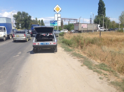 В Волгодонске незначительное ДТП спровоцировало огромную пробку в районе ВКДП