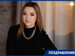 Заместитель гендиректора сети «Блокнот» Александра Горбатенко отмечает День рождения