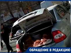 Торгующие мясом с багажников заполонили рынок на Насосной