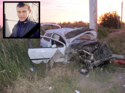 Водитель врезавшегося в столб «Peugeot» Александр Бойченко скончался в БСМП Волгодонска 