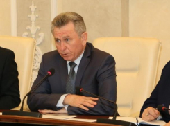 Глава администрации Виктор Мельников отчитал руководителей УК и ТСЖ за плохую работу в гололед