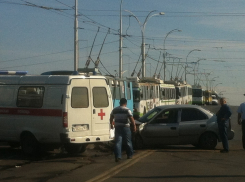 В Волгодонске в ДТП на мосту пострадал водитель ВАЗ-2112