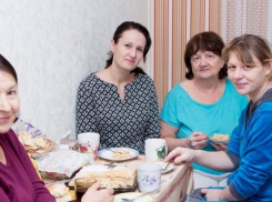Женщина с ребенком - уже семья: где волгодончанкам помогут в непростой жизненной ситуации