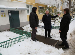 Волгодонские коммунальщики надеются устранить последствия снегопада к концу недели