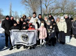 Юные рукопашники из Зимовников отважно погрузились в ледяную прорубь на Крещение Господне 