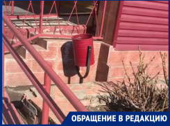 «Я не попал»: целесообразность мусорной урны у школы №11 высмеял волгодонец