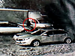 В Волгодонске попытались угнать «Газель»: злоумышленники попали на камеры видеонаблюдения