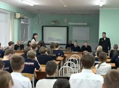 Зимняя дорога — не место для игр: Госавтоинспекция провела урок безопасности для школьников