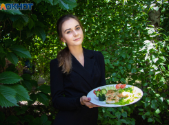«Не пью и кальян не курю»: спортсменка Анастасия Абаполова приготовила кету по-сахалински 