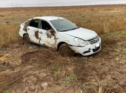 Два пенсионера на «Ниссане» попали в ДТП на трассе «Элиста-Зимовники»