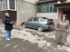 Бдительные пенсионерки могут спать спокойно: владелец брошенного автомобиля нашелся