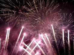 День города завершился в Волгодонске праздничным фейерверком
