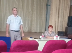«Я не обязан отвечать»: глава Саркела провел отчет для жителей поселка